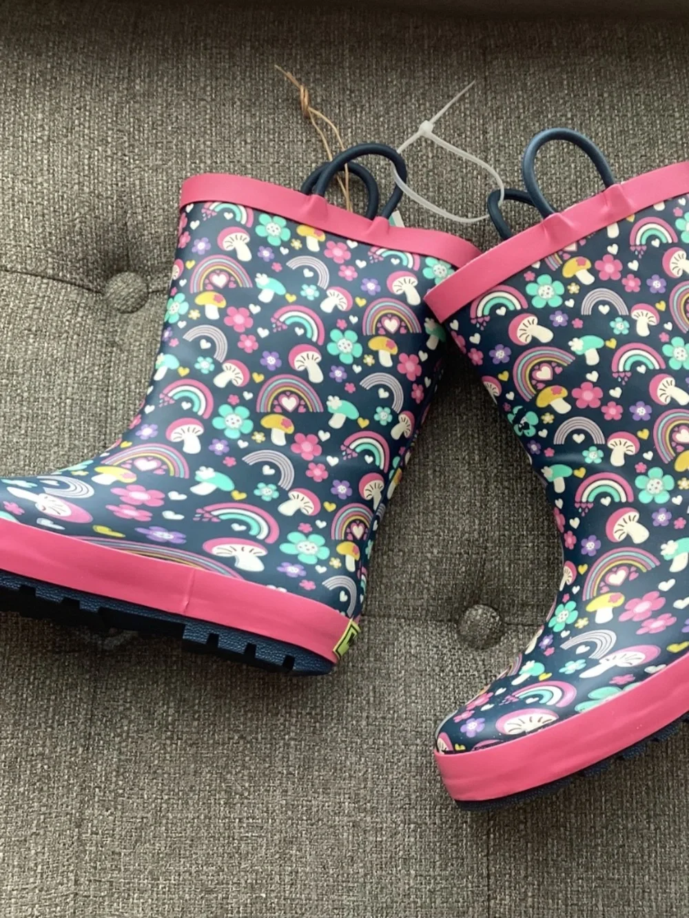 Western Chief Kids' Rainbow Dream Rain Boot, size 1 M